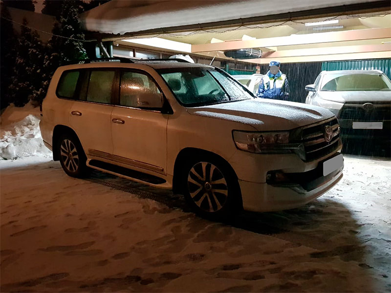 Специалисты «Цезарь Сателлит» обнаружили угнанную в Москве Toyota Land Cruiser 200 в Люберецком районе и помогли полиции найти и задержать группу угонщиков. Специалисты «Цезарь Сателлит» обнаружили угнанную в Москве Toyota Land Cruiser 200 в Люберецком районе и помогли полиции найти и задержать группу угонщиков.
