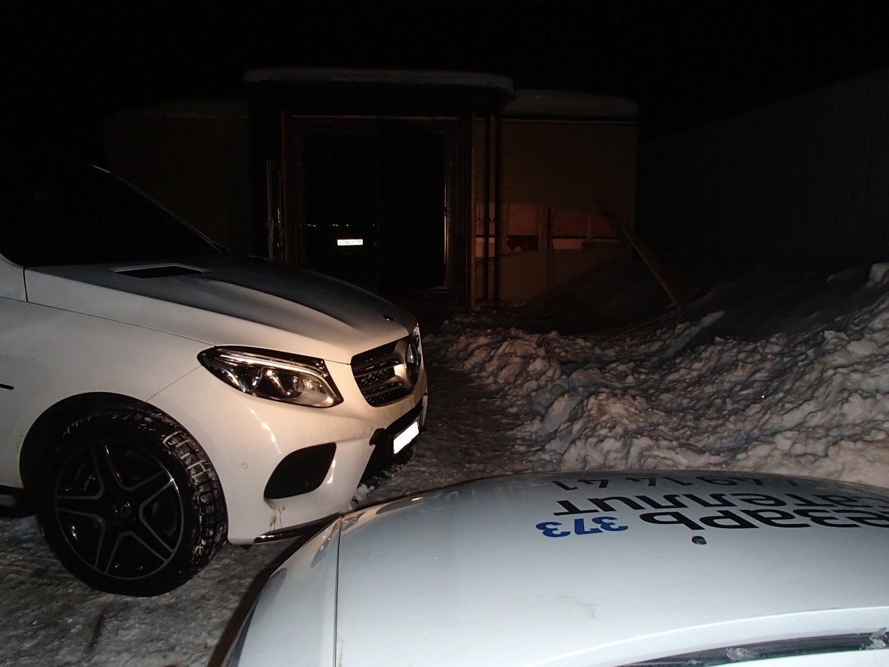 В Санкт-Петербурге угнали Mercedes GLE, погрузив его в радиоэкранированную камеру, закамуфлированную под мусорный контейнер. В Санкт-Петербурге угнали Mercedes GLE, погрузив его в радиоэкранированную камеру, закамуфлированную под мусорный контейнер.